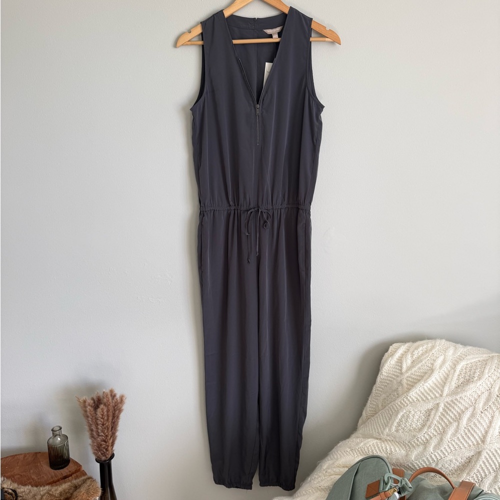 NWT Banana Republic Gray Zipper V Neck Jumpsuit